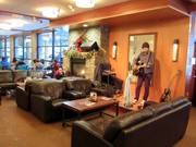 Live music in the Creekside Lodge at the base station