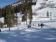 Practice slope for beginners in the ski resort of Palisades Tahoe