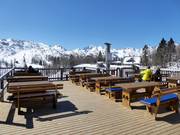 You can end your ski day on the sun terraces.