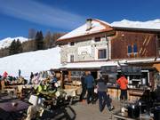 Mountain hut tip Prümaran Prui