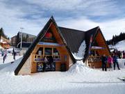 Well-maintained ticket area Poljice