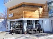 Bellagio Lounge open on weekends