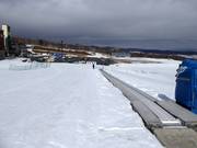 Conveyor belt at the valley station of the gondola lift