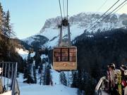 Furnes-Seceda - 62pers. Aerial tramway/Reversible ropeway