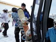 Assistance when boarding the gondola lift
