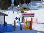 At the platter lift, the bar is handed to you.