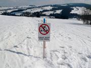 It is prohibited to ski off-piste.