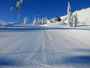 Perfectly groomed slope in Sun Peaks