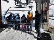 Assistance with boarding at the chairlift