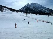 Conveyor belt and gentle slope