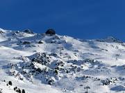 Ungroomed off-piste slopes at the Hochzeiger 2.5 lift