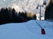 Snowmaking on the valley run to Götzens