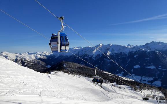Skiing near Pfitsch (Val di Vizze)