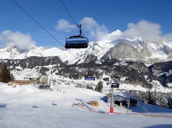 Oberdorf-Freienalp - 6pers. High speed chairlift (detachable) with bubble