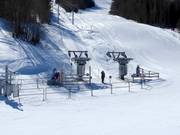 Assistance is provided when boarding the drag lift.