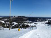 Snowmaking with lances along the slope