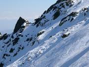 Extreme unsecured slopes at the Laleto 2 chairlift