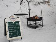 Delicious – bratwurst and steak from the swing grill