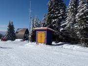 Well-maintained sanitary facilities in the middle of the ski area