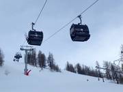 La Daille - 10pers. Gondola lift with seat heating (monocable circulating ropeway)