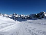 Easy and wide slopes on the glacier