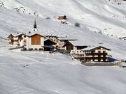 In the village of Rojen, there are private rooms available.