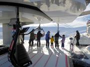 Child-secured 8-seater chairlift