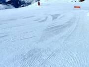 Smoothly groomed slope