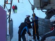 A lift for advanced skiers – nevertheless, the bar is still handed to you