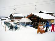 The Chalet des Frumiers is another après-ski spot in Les Saisies, located directly below the Chard du Beurre chairlift.