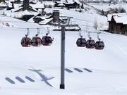 Frostwood Gondola - 6pers. Pulsed-movement aerial ropeway (gondola)