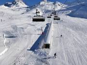 Beginner slope and covered conveyor belt Viderböden on the Idalp