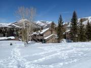 Snow Creek Condominiums at the edge of the slopes