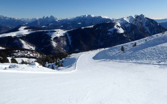 Slope offering Sugana Valley (Valsugana) – Slope offering Lagorai/Passo Brocon – Castello Tesino