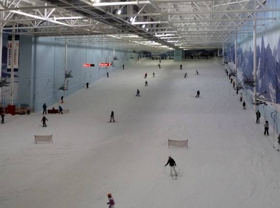 The slope in the Chill Factore ski hall