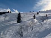 Powder slopes at the six-seater chairlift Christomet