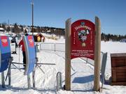 Child-friendly access to the lifts