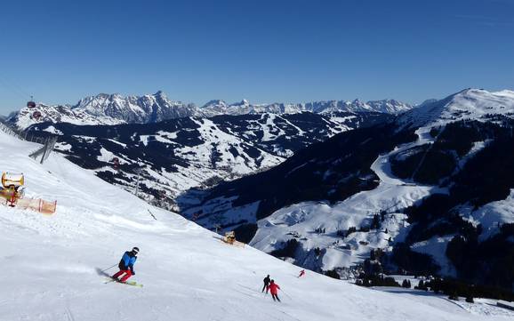 Skiing in the Leoganger Tal