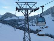Oey-Bergläger - 6pers. Gondola lift (monocable circulating ropeway)
