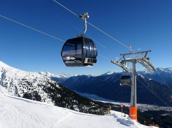 Alpjoch-Bahn - 10pers. Gondola lift (monocable circulating ropeway)