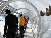 Beginner slope at the Arena Center with covered conveyor belt (Gerlos)