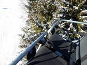 Child-safety restraints on the chairlifts
