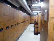 Very well-maintained ski depot at Hangurstoppen