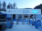 Information at the entrance to the chairlifts