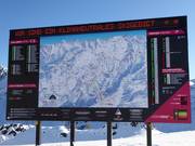 Panorama board with up-to-date information in the Ischgl ski area