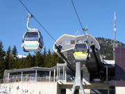 Almbahn I - 8pers. Gondola lift (monocable circulating ropeway)