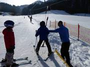 Attentive staff at the beginner lift in Söll