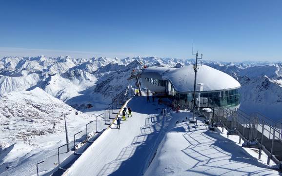 Highest base station on the 5 Tyrolean Glaciers – ski resort Pitztal Glacier (Pitztaler Gletscher)