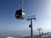 Arena Express 3 (Scansinas-Nagens) - 8pers. Gondola lift (monocable circulating ropeway)