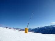 Snowmaking with lances in Crans-Montana